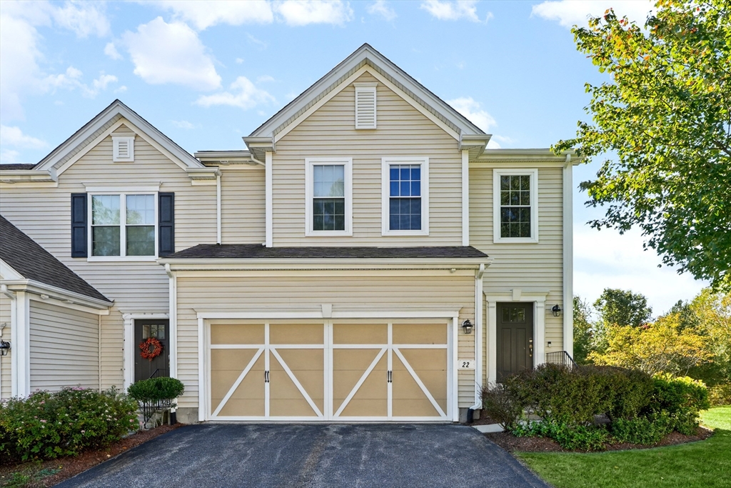 22 Kendall Ct #22 in Bedford