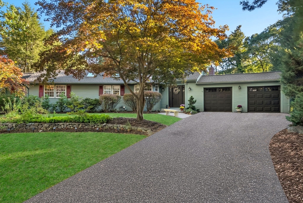 44 Pequot Rd in Wayland