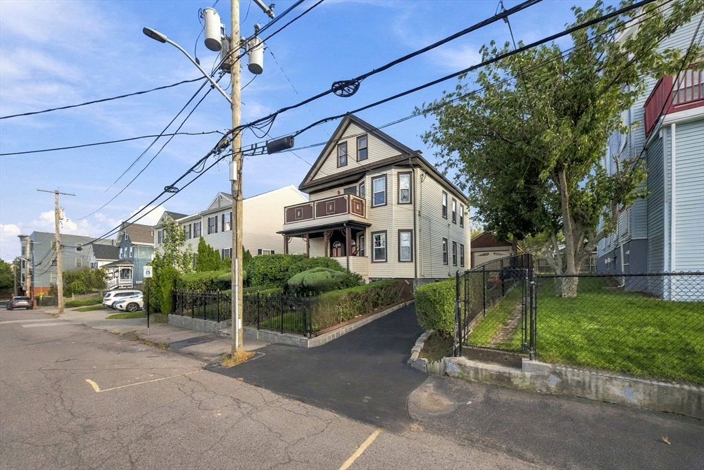 24-26 Walnut St in Quincy