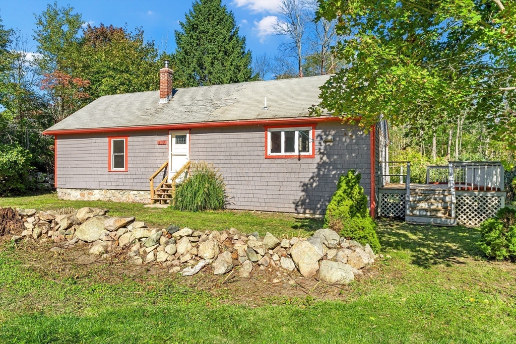402 Beechwood St. in Cohasset
