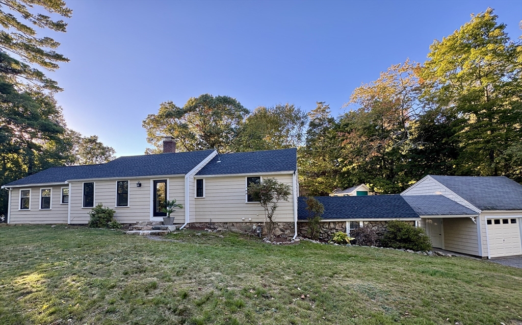 8 Forest Ave in Cohasset