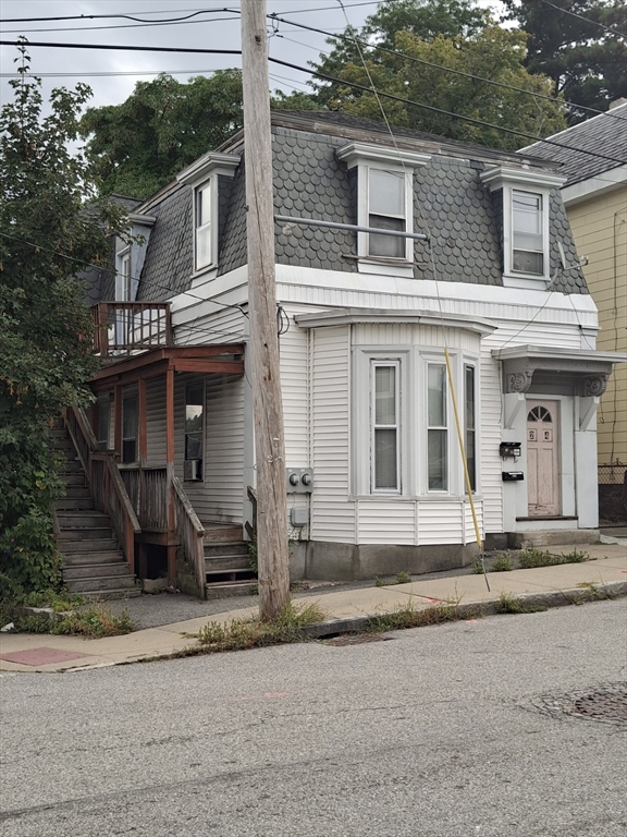 24 Nichols St in Lowell