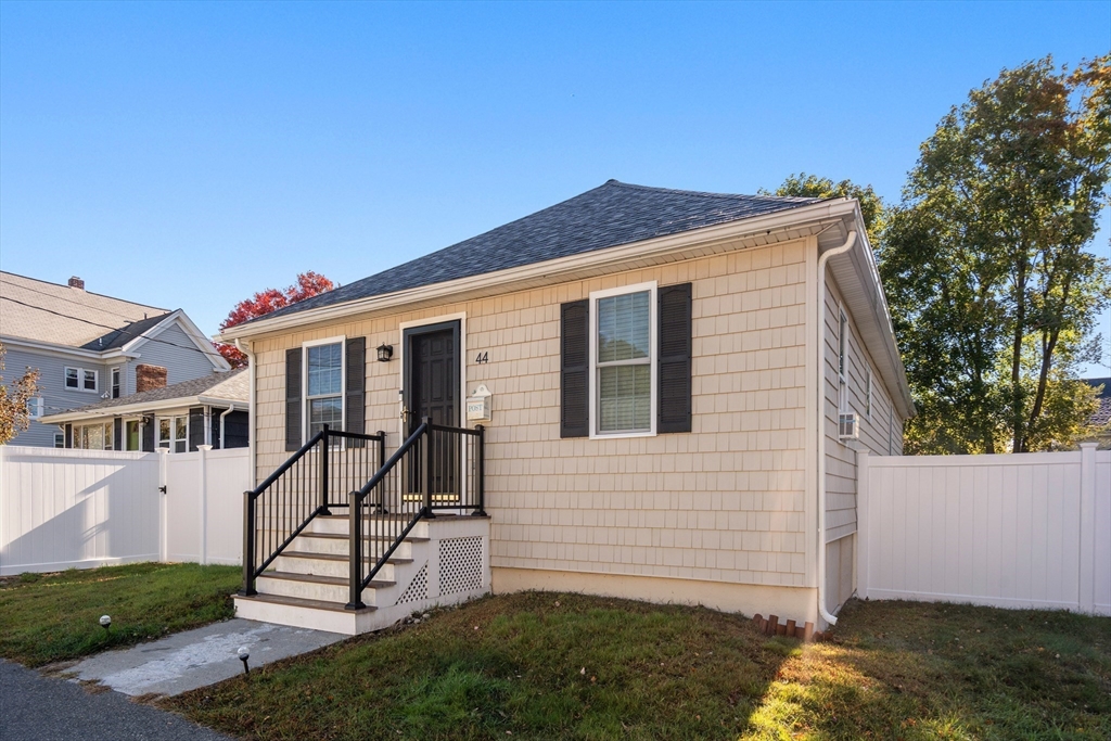 44 Holmes Rd in Dedham