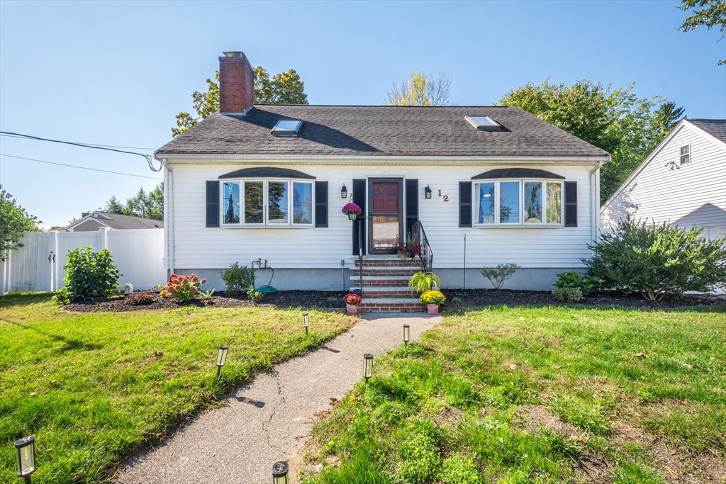 12 Bornwood Dr in Norwood