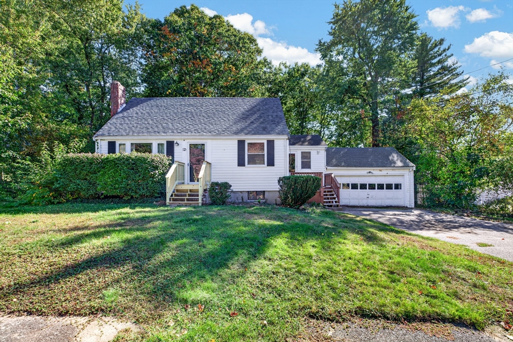 12 Hillsdale Road in Holbrook
