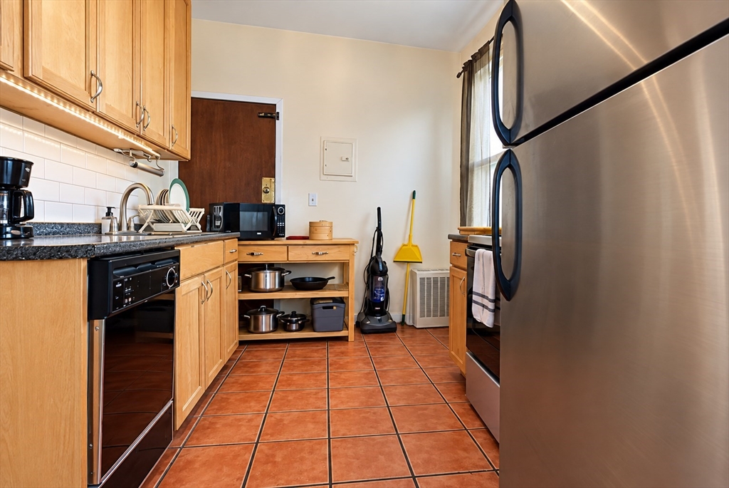 96 Linden St #2 in Allston