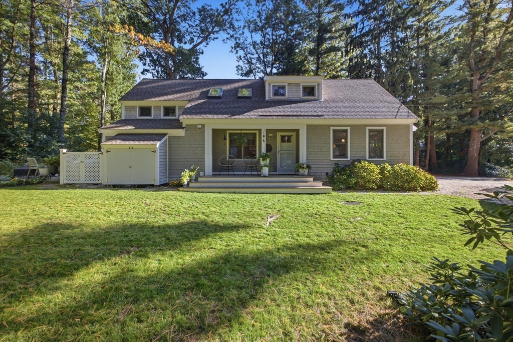 344 Temple Street in Duxbury