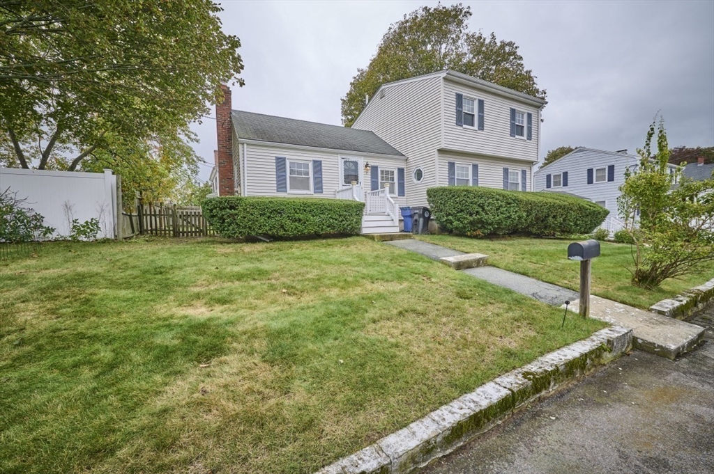 7 Lovett St in Salem