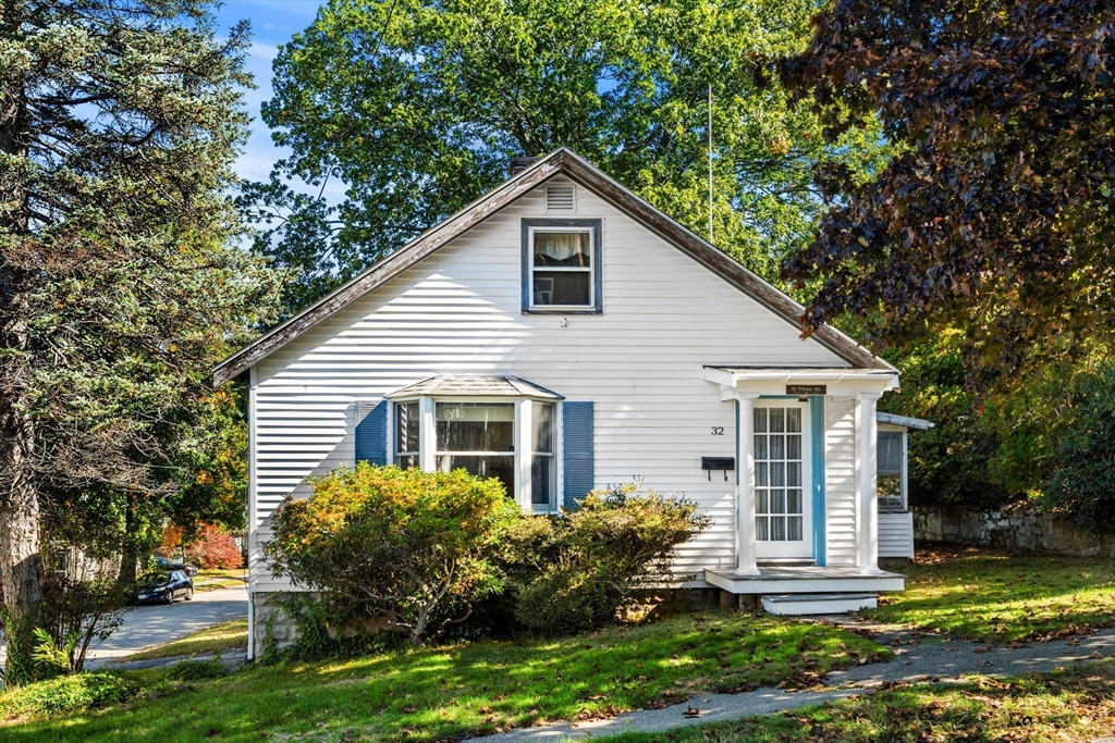 32 Whitney Ave in Beverly