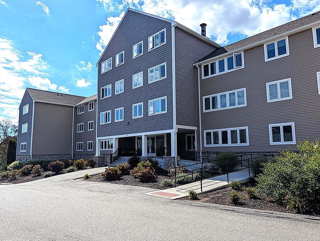 36 Dunham Rd #402 in Beverly