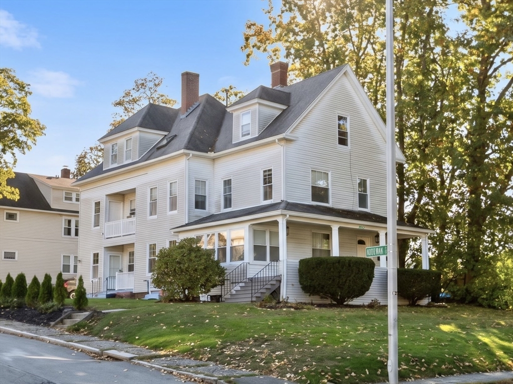 469 Grove St #2 in Worcester