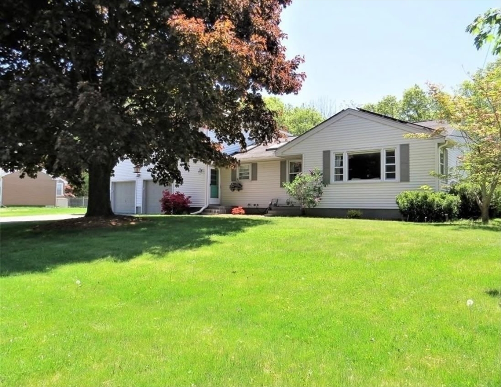 5 Bedford Dr in North Grafton