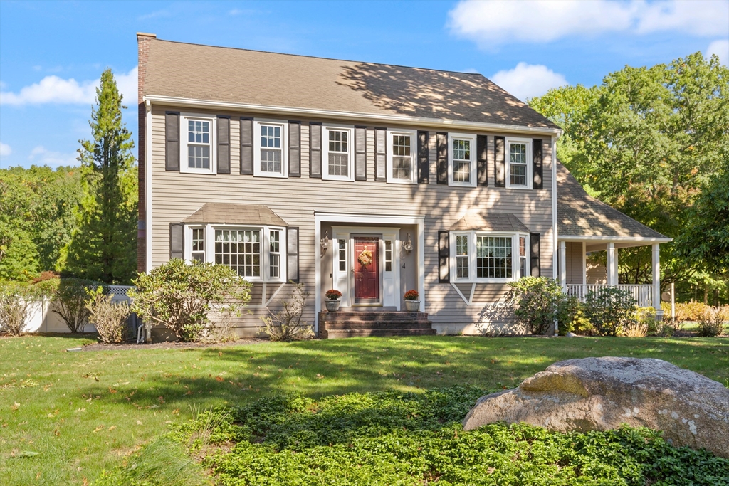 4 Stratford Ln in North Easton