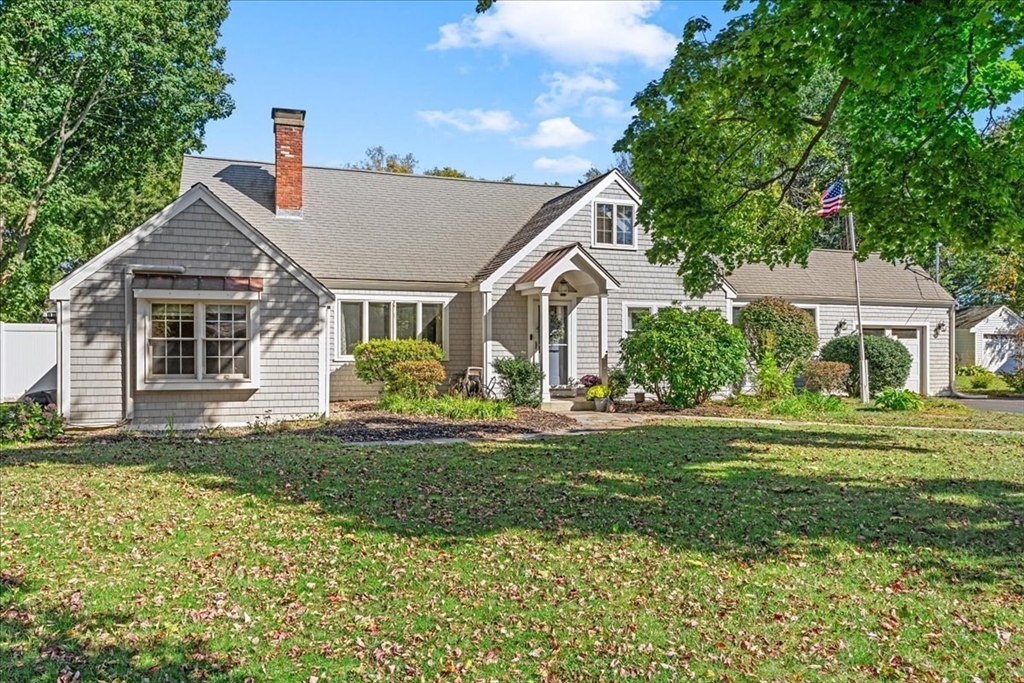 532 Hatherly Rd in Scituate
