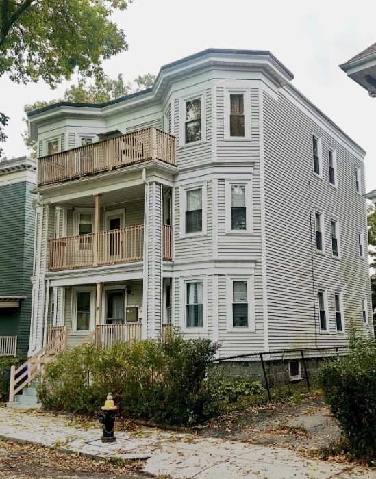 19 Samoset St in Dorchester Center