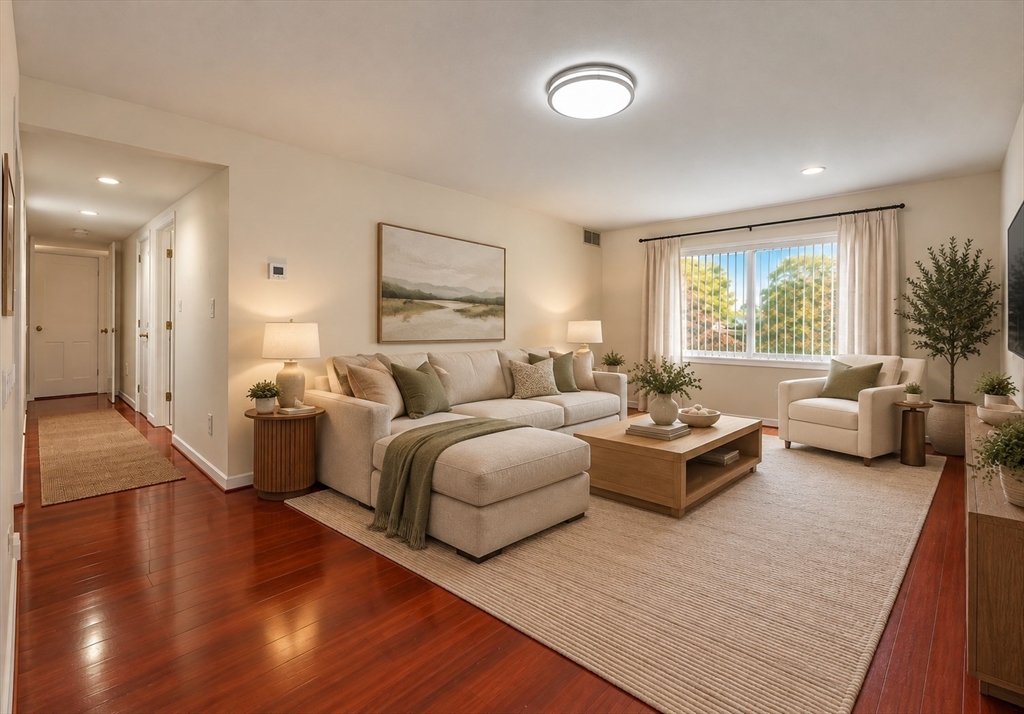 321 Place Ln #321 in Woburn