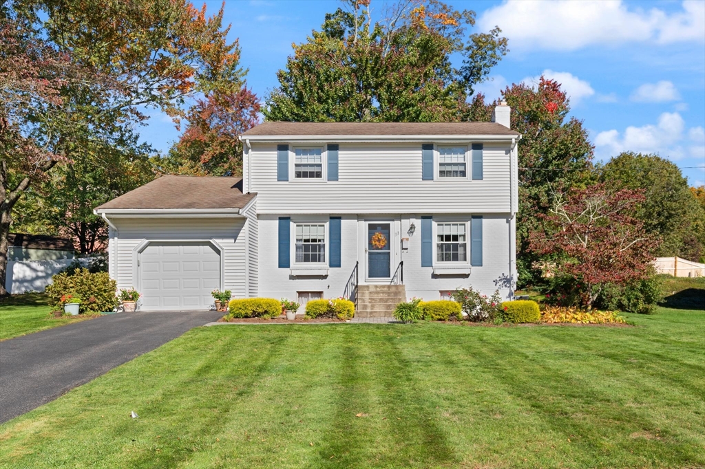 33 Arcadia Rd in Norwood