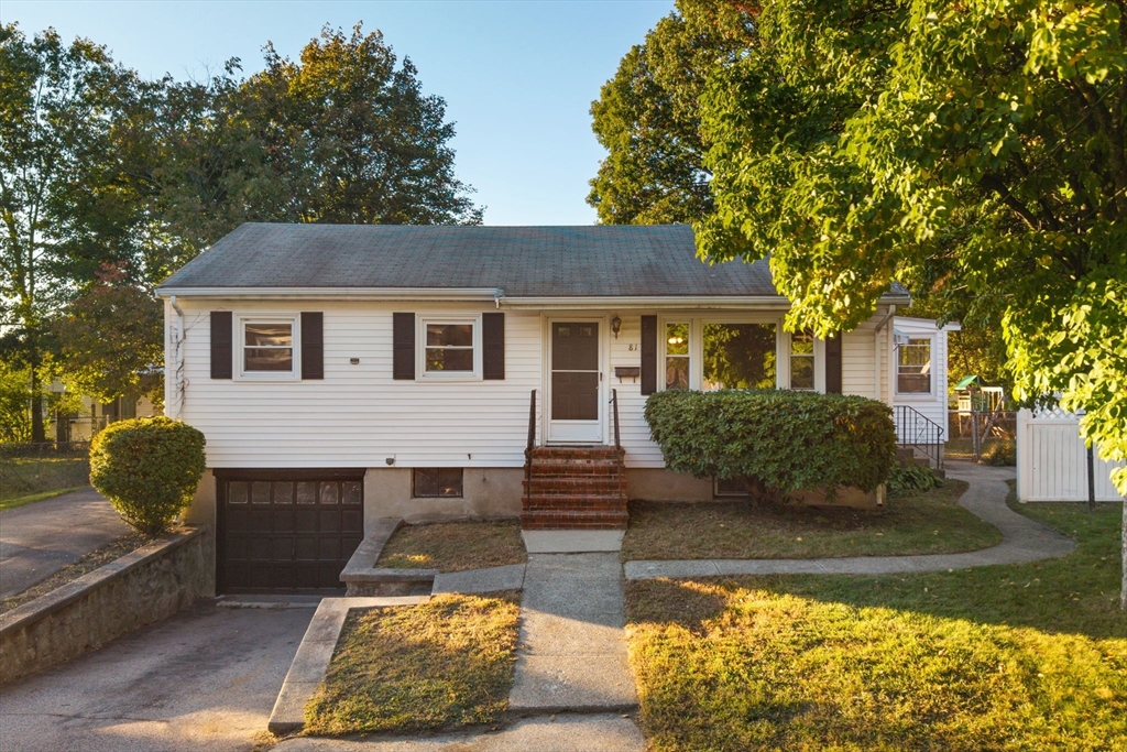 81 Berlin St in Dedham