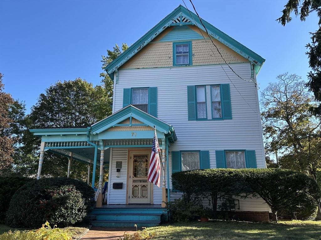 71 Highland Street in Amesbury