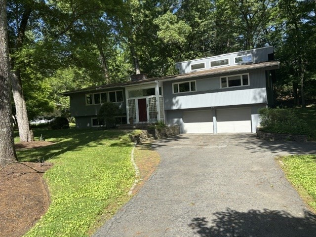 1 Holiday Road in Wayland