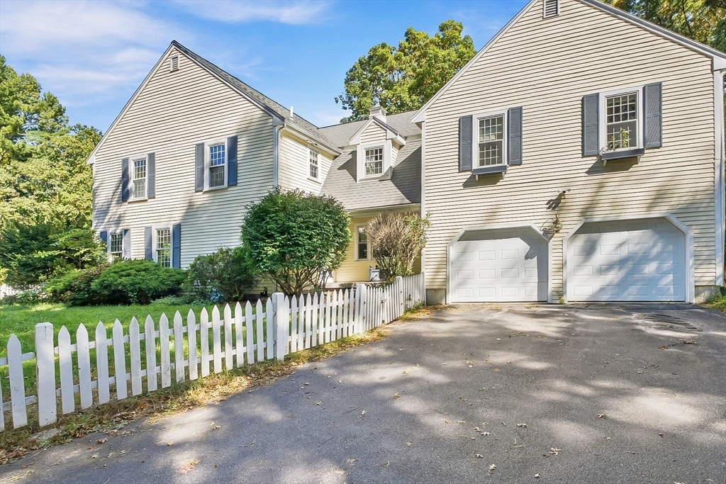 76 Carroll Dr in Foxboro