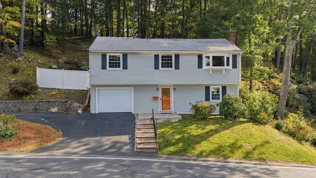 18 Forest St in Wakefield