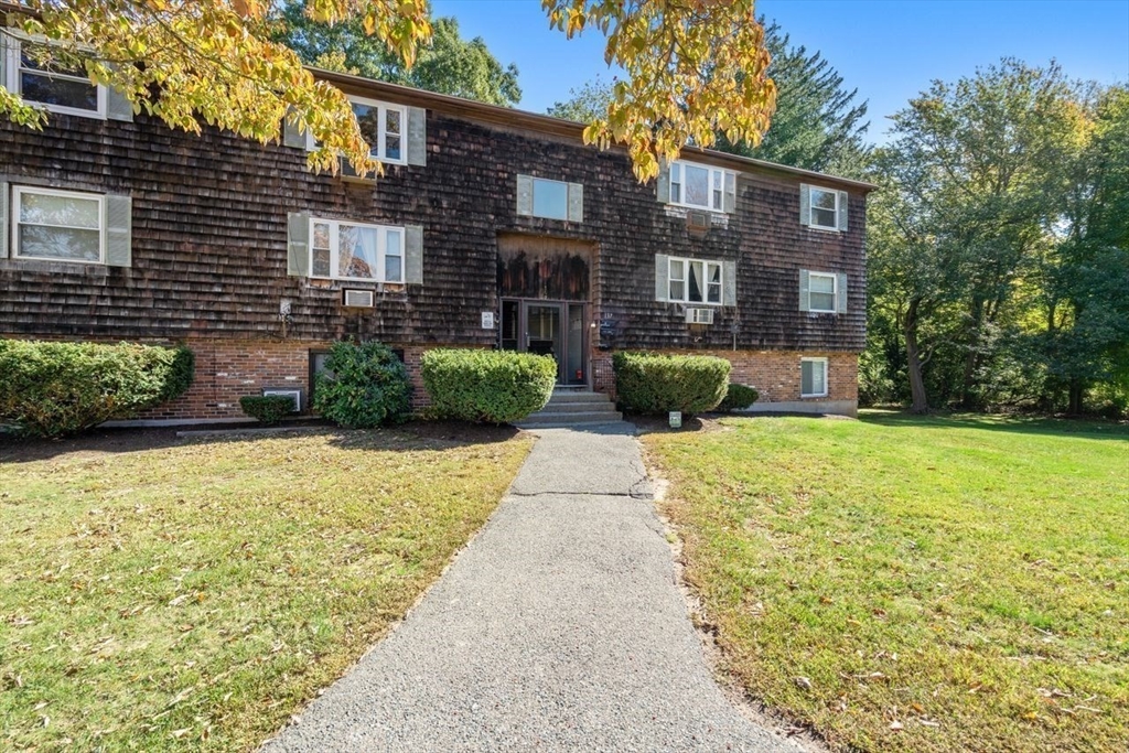 137 John A Dunn Memorial Dr #6 in Rockland