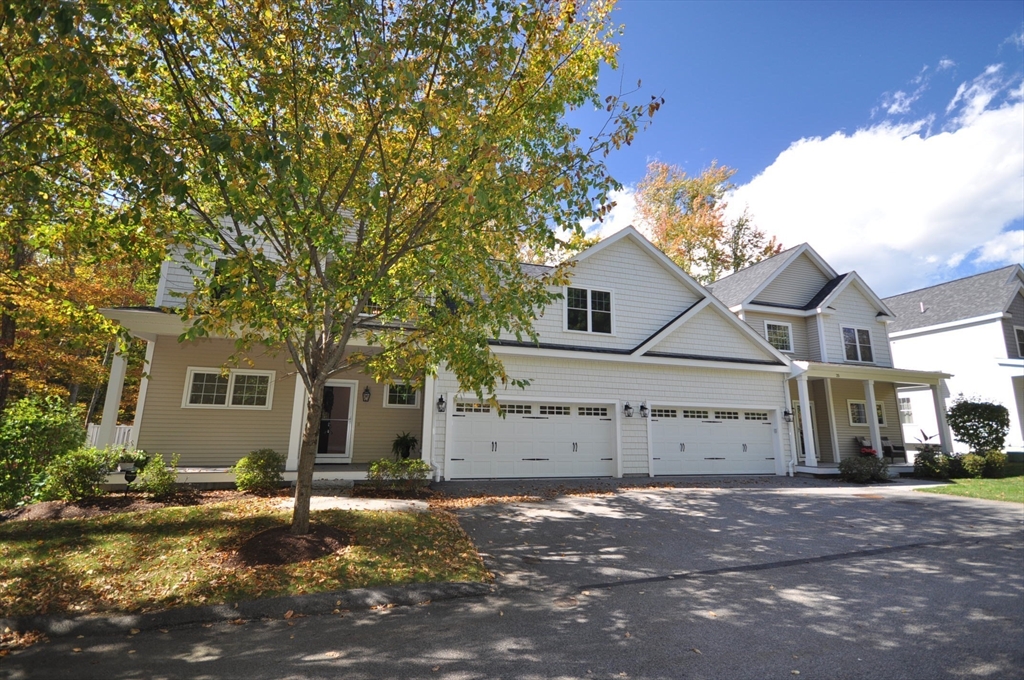 27 Stonebrook Court #27 in Southborough