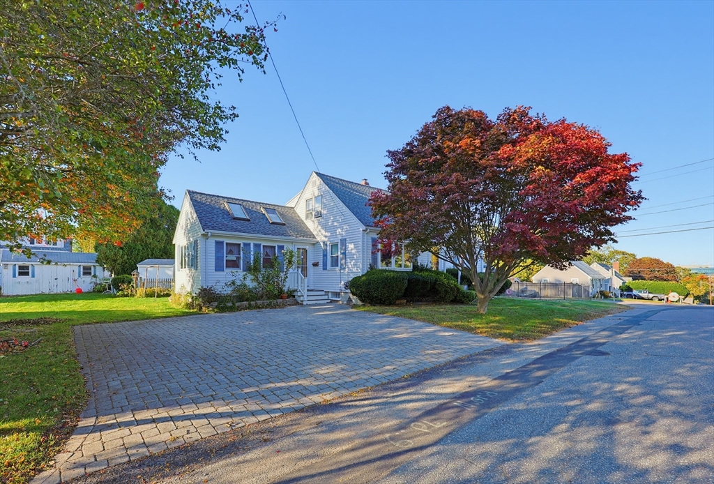 35 Matthies St in Beverly