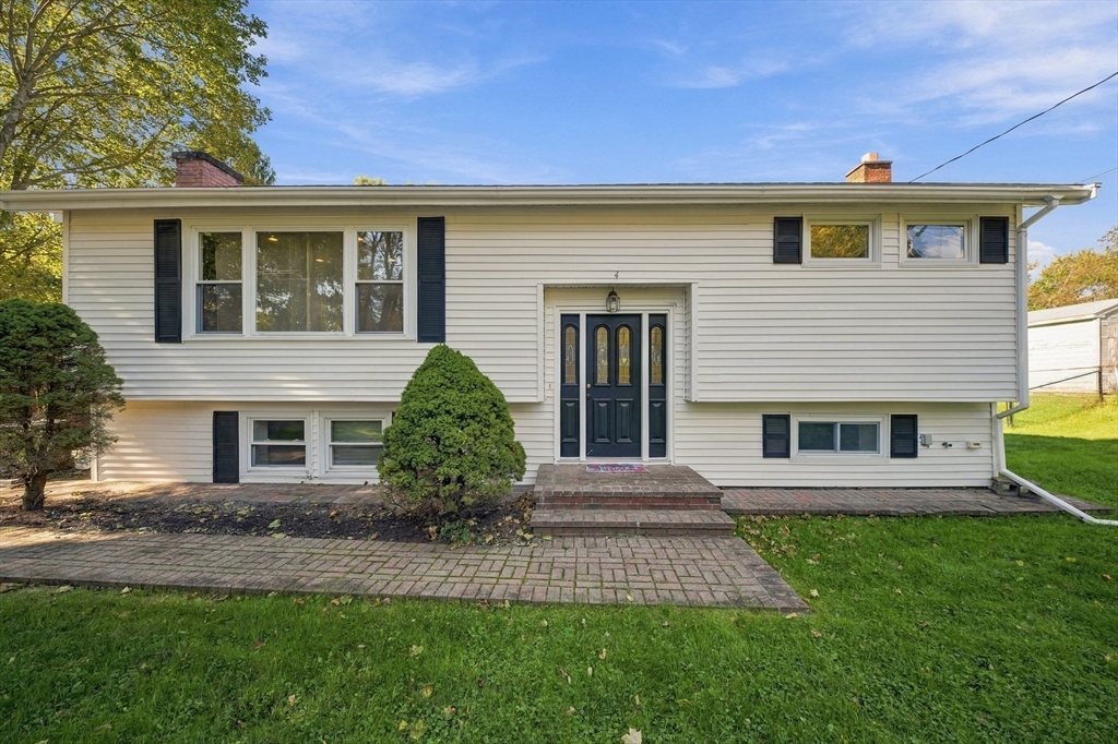 4 Richardson Road in Hudson
