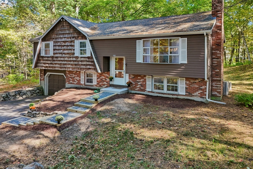 180 Hudson Rd in Stow