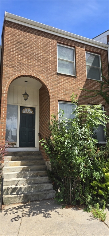 429 Main St in Charlestown