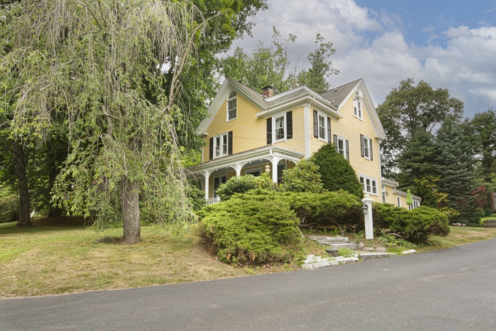 26 Millbrook Rd in Wayland