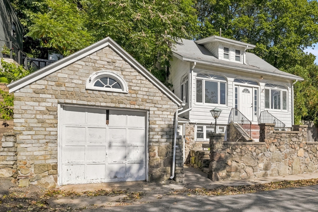 9 Glenway Ave in Peabody