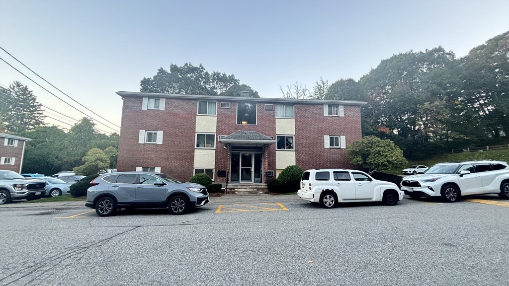 192 Bolton St #8 in Marlborough