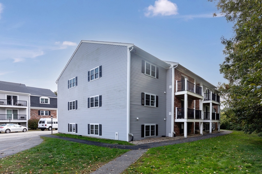 15 Chapel Hill Dr #12 in Plymouth