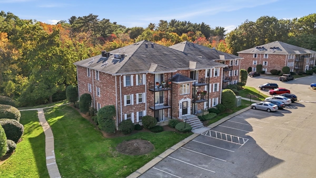 352 Neponset St #L in Canton