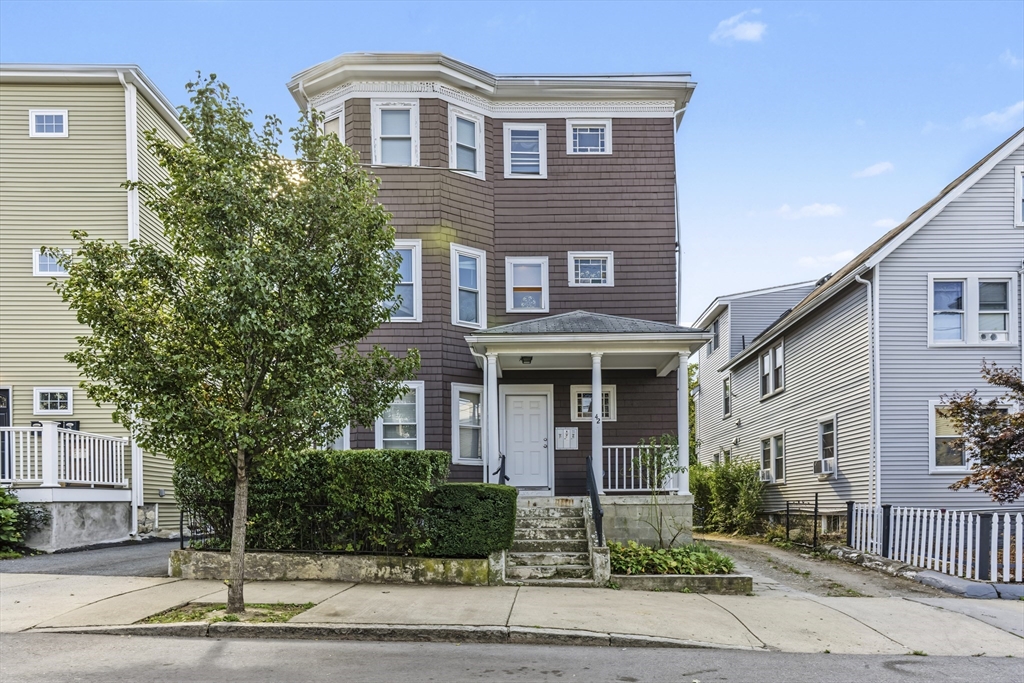 42 Pearl St in Everett
