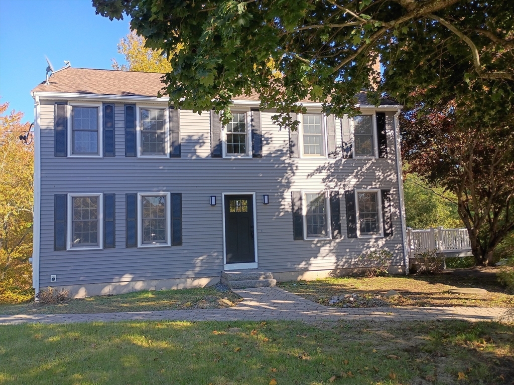 599 Oakhill Ave in Attleboro