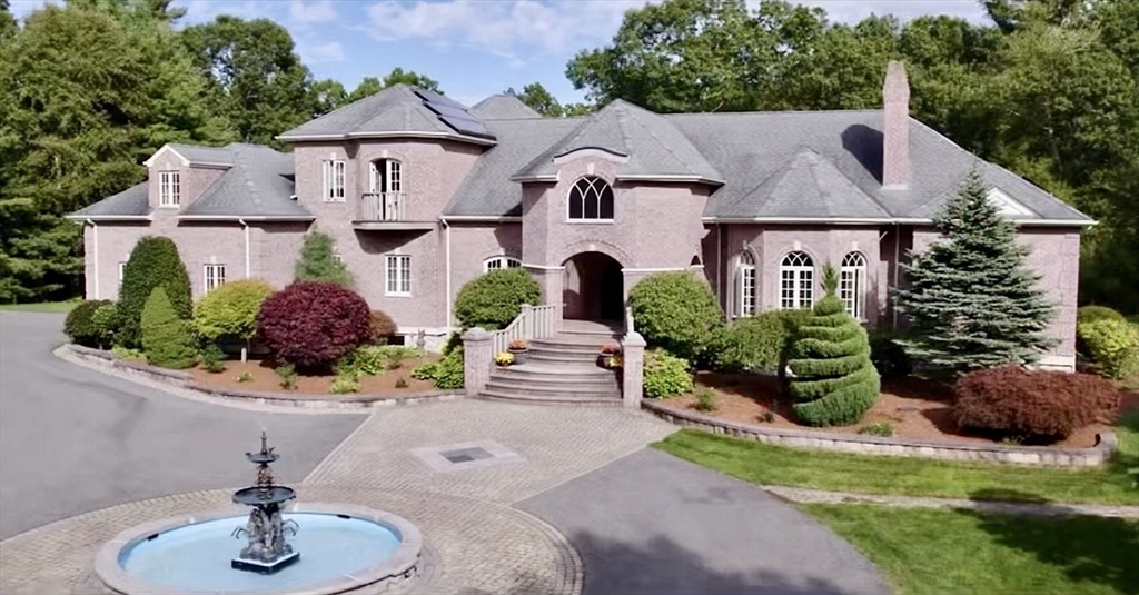 2900 Amaral Way in Dighton