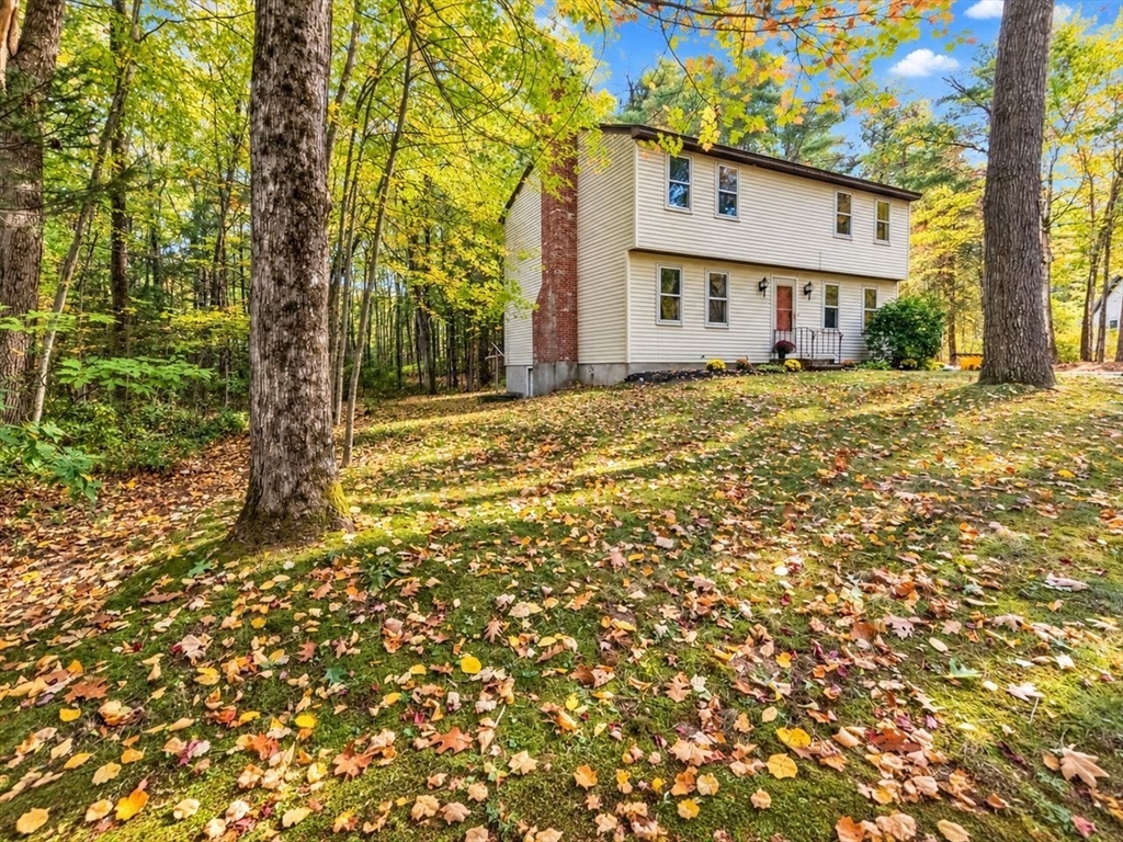 46 Country Road in Lunenburg