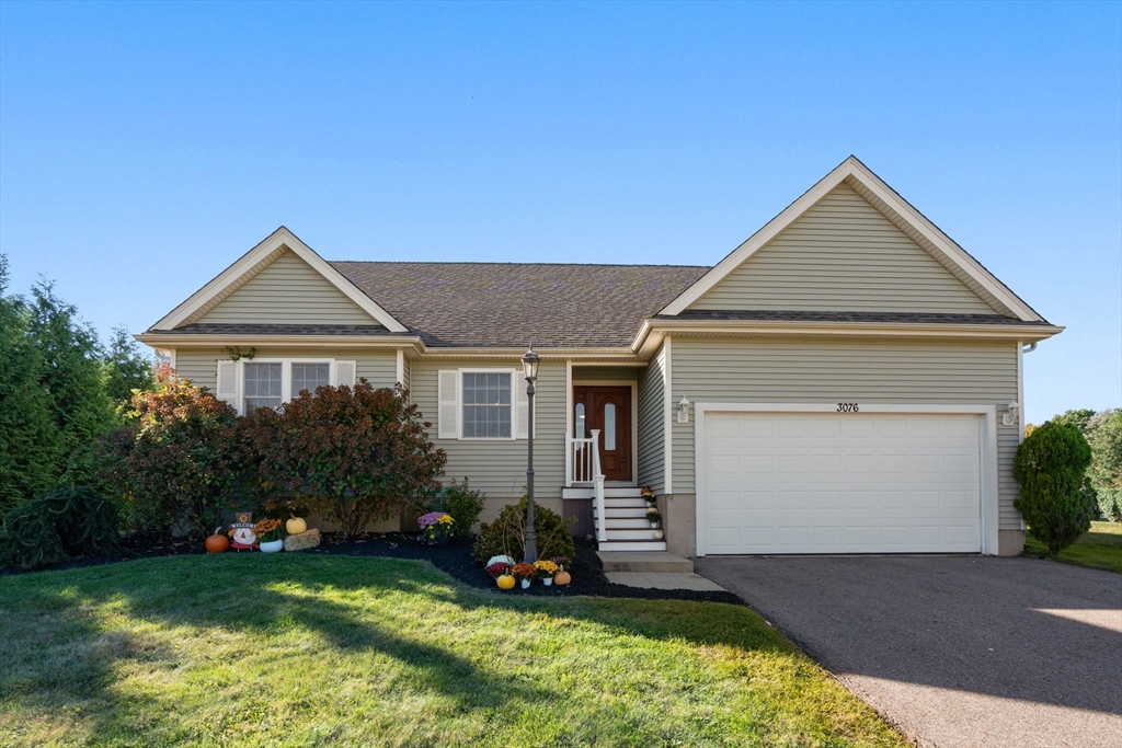 3076 Hunters Hill Dr in Dighton