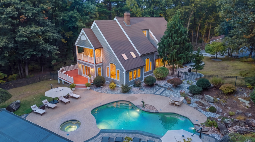 72 Golden Run Rd in Bolton