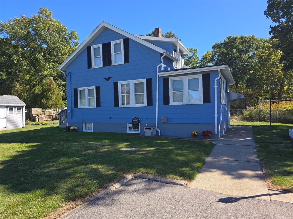 5 Hoffman St in Taunton