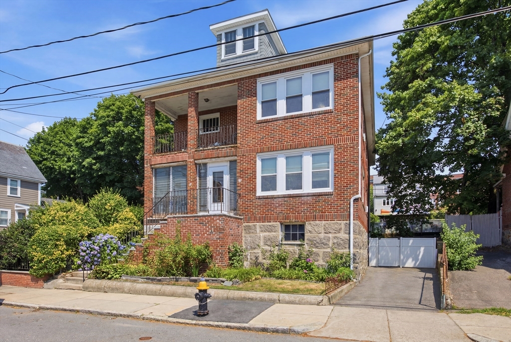 38-40 Franconia St in Dorchester