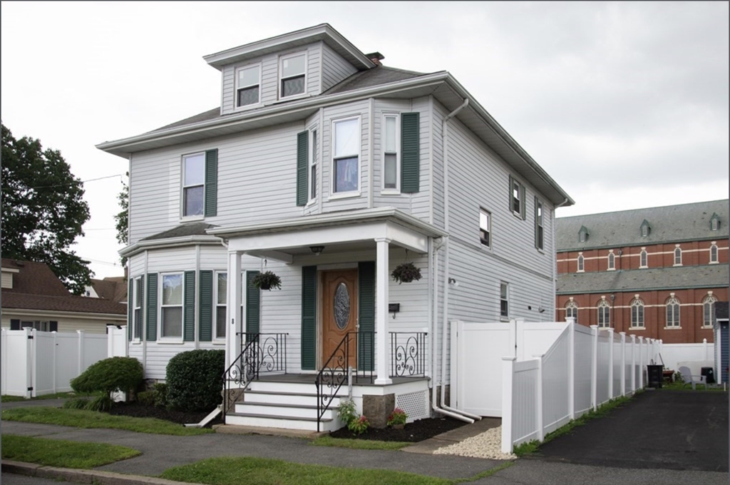 8 Lake Ave in Lynn