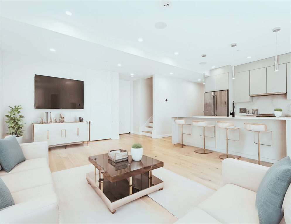 340 W 2ND St #PH21 in Boston