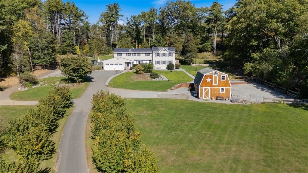 24 Silvermine Road in Boxford