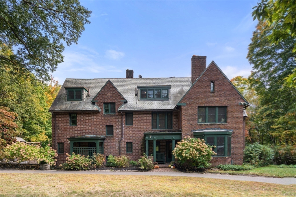 341 Highland St in Milton
