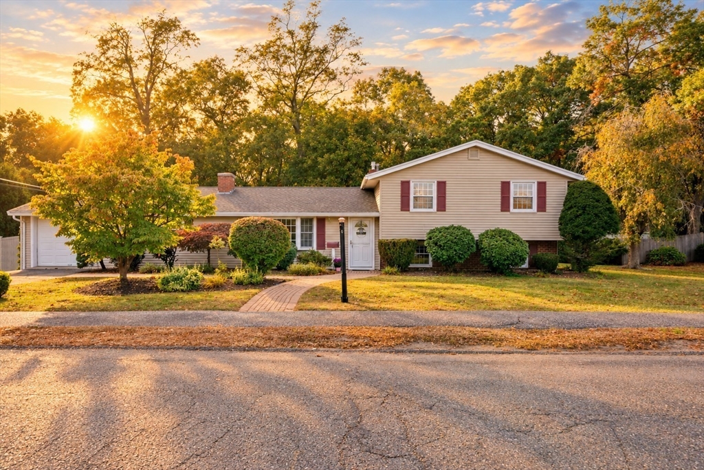 48 Catherine Dr in Peabody